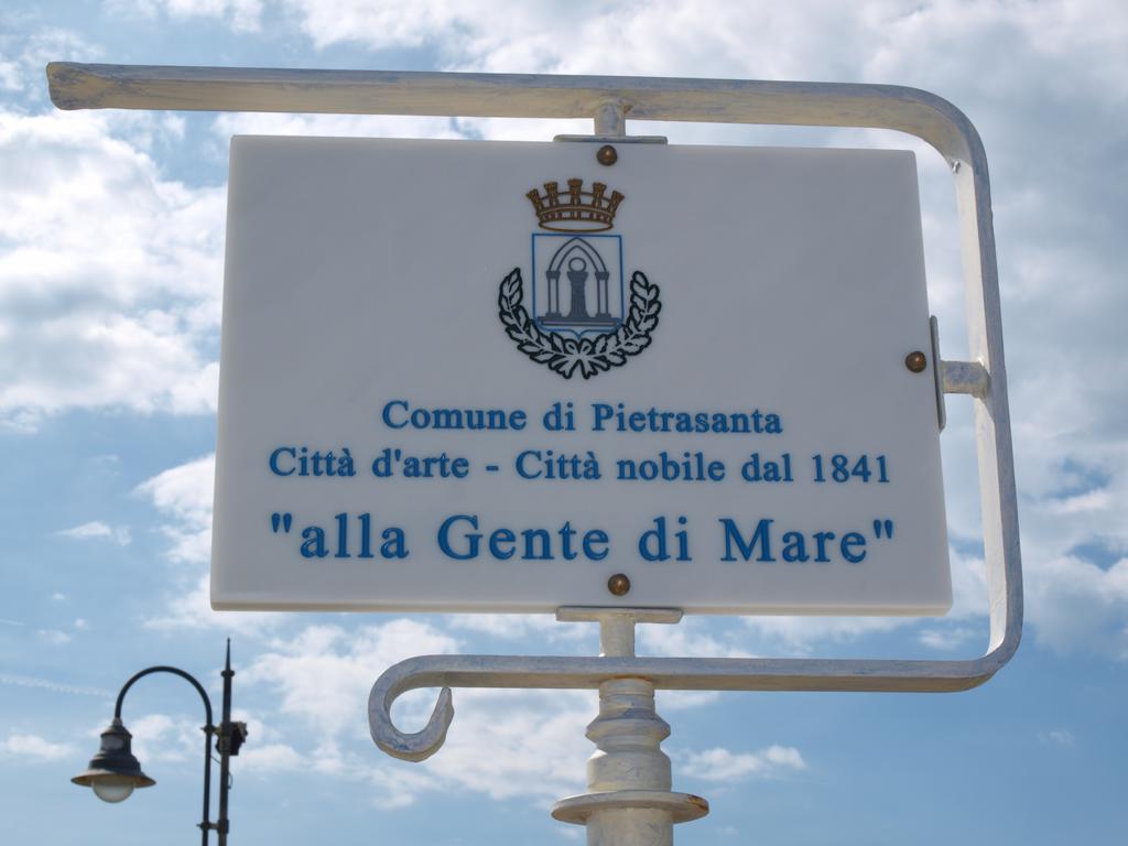 Il Pontile Holidays Apartment Marina di Pietrasanta Chambre photo