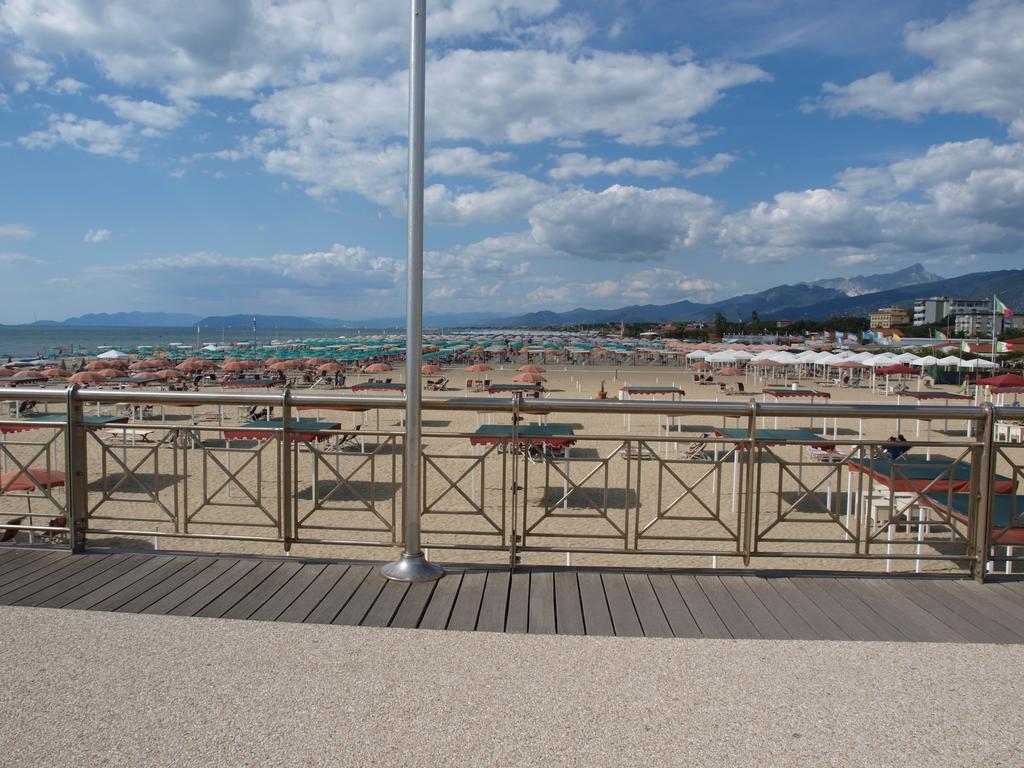 Il Pontile Holidays Apartment Marina di Pietrasanta Chambre photo