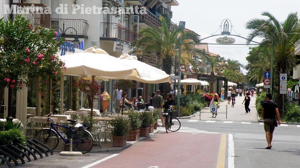 Il Pontile Holidays Apartment Marina di Pietrasanta Extérieur photo